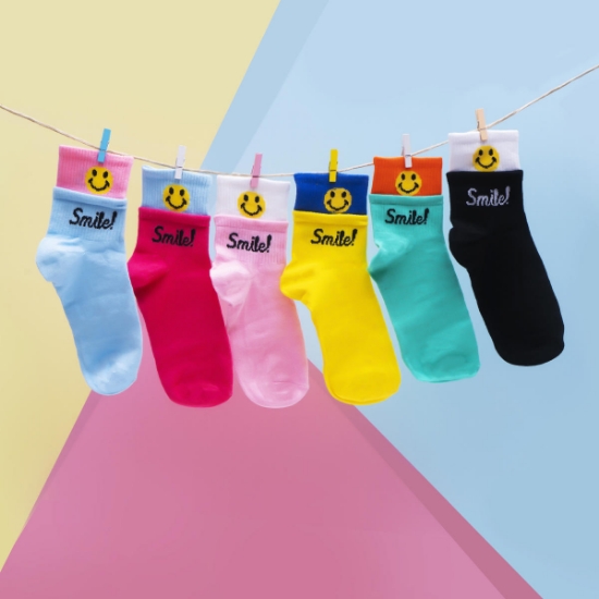 6 Çift Unisex Çift Kat Renk Smile Çorap Ahşap Kutu Hediyeli KÇRP2 resmi