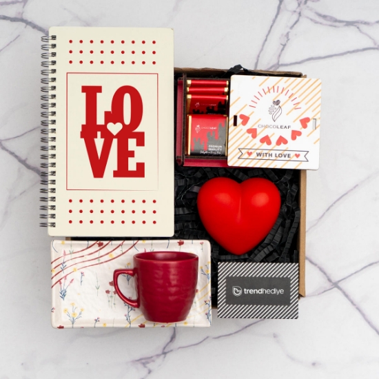 Love Defter, Kırmızı Kalp Led Işık, Kahve Fincanı, Çilkolata Hediye Kutusu  resmi