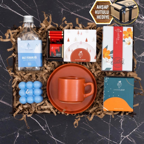 Çay Fincanı , Kolonya, Çikolata, Bitki Çayı, Mum , Atıştırmalık  Hediye Kutusu  resmi