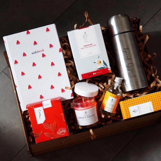 Defter, Kahve, Mum, Bitki Çayı, Kolonya, Çelik Termos Hediye Kutusu  resmi