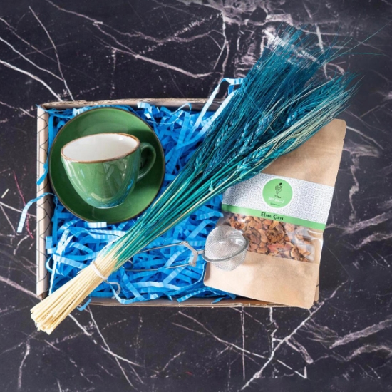 Yeşil Fincanlı, Bitki Çayı, Çay Süzgeci, Mavi Buket Hediye Kutusu  resmi