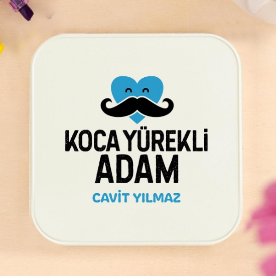 Koca Yürekli Adam Taş Bardak Altı resmi