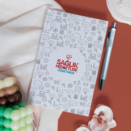 Sağlık Hizmetleri Öğretmeni Baskılı Beyaz Defter + Kalem Hediye Seti resmi