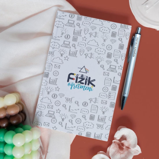 Fizik Öğretmeni Baskılı Beyaz Defter + Kalem Hediye Seti resmi