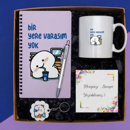 Bir Yere Varasım Yok Defter, Kupa, Kişiye Özel Kalem, Anahtarlık Hediye Seti resmi