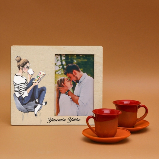 Kişiye Özel Moda Temalı Kız Kardeşe Çerçeve ve Kahve Fincanı Seti resmi
