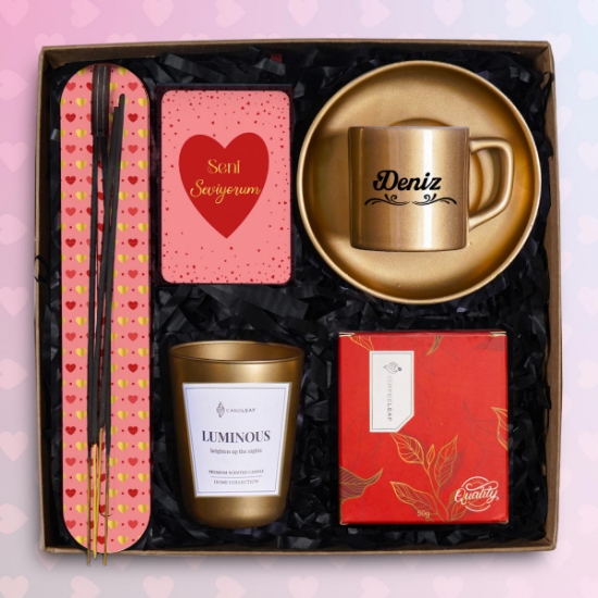 Sevgiler Günü İsme Özel Gold  Fincan, Dünya Kahvesi, Mum, Tütsü Hediye Seti  resmi