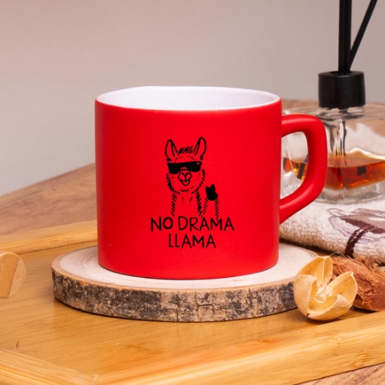 Seraclass Kırmızı Renkli No Drama Lama Tasarım Çay & Nescafe Fincanı resmi