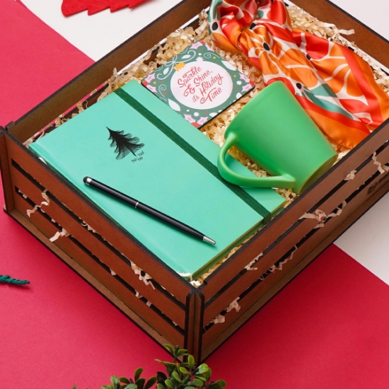 Yılbaşı Hediye Seti& Defter, Touchpen Kalem, Kupa, Fular resmi