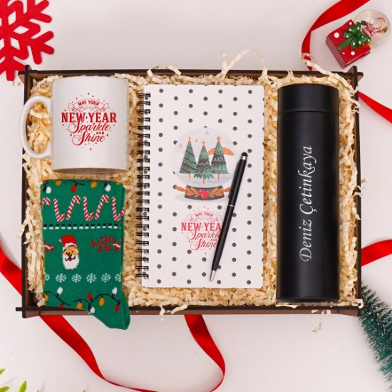 Yeni Yıl Yılbaşı Hediye Seti & Dereceli Termos, Kupa Bardak, Çorap, Ahşap Defter, Tükenmez Kalem, resmi
