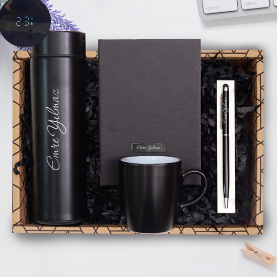 Kişiye Özel 500 ML Dereceli Çelik Termos & Kupa Bardak& Touch Pen Kalem & Siyah Defter Hediye Seti resmi