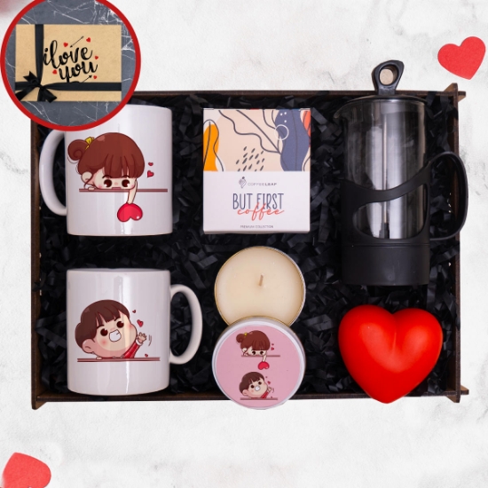 Sevgiliye 2'li Kupa Bardak, Dekoratif Ahşap Kutu, Frenchpress, Filitre Kahve, Kokulu Mum, Işıklı Kalp resmi