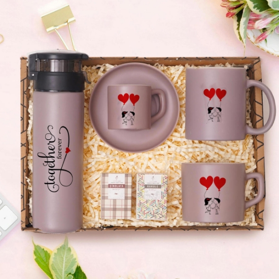 Sevgili Çifti Tasarımlı Kahve Renkli Suluk, Fincan, Kupa Bardak, Kahve Hediye Seti resmi