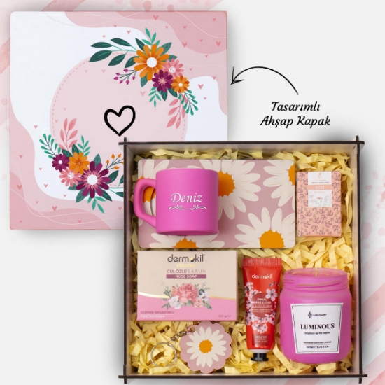 Dekoratif Ahşap Kutu İçerisinde, Pembe Fincan, Mum,Anahtarlık,Kahve, Güzellik Seti resmi