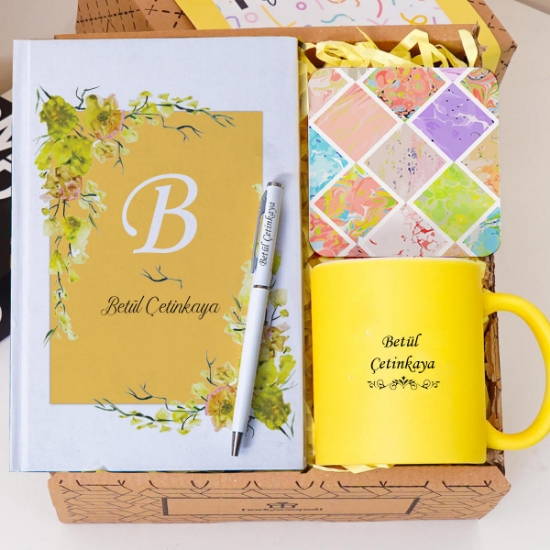 Kişiye Özel Renkli Defter , Sarı Kupa Bardak, Tükenmez Kalem & Hediye Seti resmi