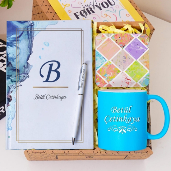 Kişiye Özel Renkli Defter , Açık Mavi Kupa Bardak, Tükenmez Kalem & Hediye Seti resmi