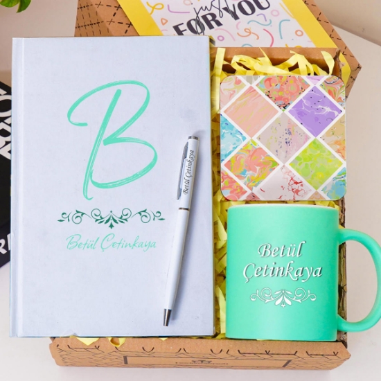 Kişiye Özel Renkli Defter , Yeşil Kupa Bardak, Tükenmez Kalem & Hediye Seti resmi