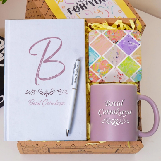 Kişiye Özel Renkli Defter , Sütlü Kahve Kupa Bardak, Tükenmez Kalem & Hediye Seti resmi