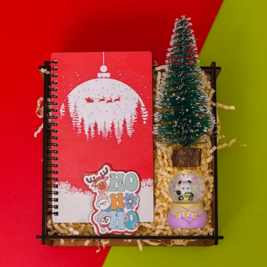 2026 Yılbaşı, Yeni Yıl Hediye Seti Ahşap Defter, Kar Küresi, Çam Ağacı, Magnet resmi