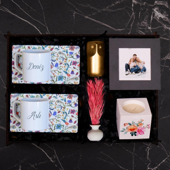 2 Ad Kahve Fincanı & Ahşap Sunumlu, Fotoğraf Çerçevesi , Çiçek, Mum, Biblo  Hediye Kutusu resmi