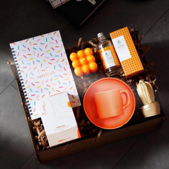 Defter, Çay Fincanı, Mum, Kolonya, Bitki Çayı, Biblo Hediye Kutusu resmi