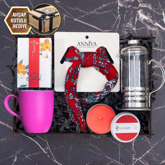 Fular, Bitki Çayı, French Press, Kupa, Mum Hediye Kutusu resmi