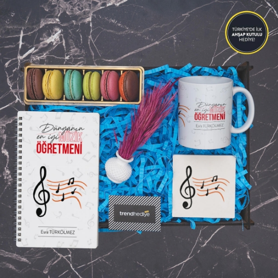 Müzik Öğretmeni Defter, Kupa, Bardak Altı, Makaron, Masa Çiçeği, Ahşap Hediye Kutusu resmi