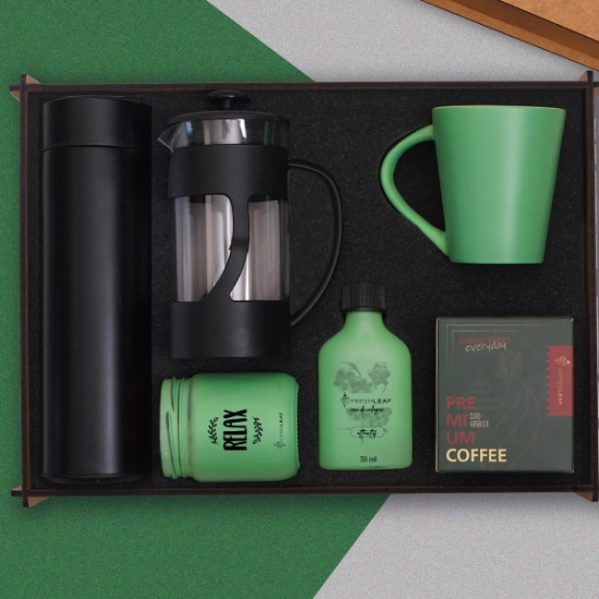 Premium Hediye Kutusu - Dereceli Termos, Mum, Kolonya, Kupa Bardak, French press, Filtre Kahve resmi