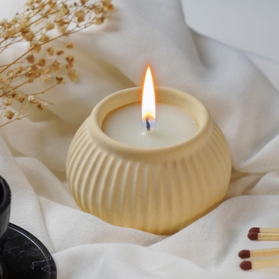 Candleaf Beton Çizgili Yuvarlak Mum - Sarı