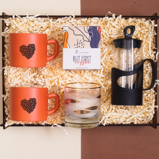 Premium Kahve Keyfi ve Mum Işığı Hediye Kutusu | French Press + Kupa + Mum + Kahve