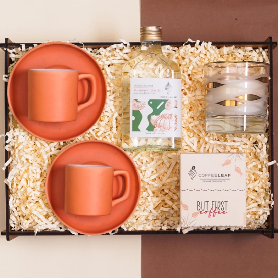 Kahve, Fincan, Mum ve Kolonya ile Premium Hediye Deneyimi