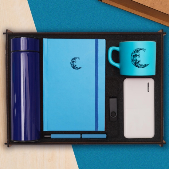 Premium Teknolojik Hediye Kutusu & Dereceli Termos, Powerbank, USB Bellek, Defter, Kalem, Kupa Bardak