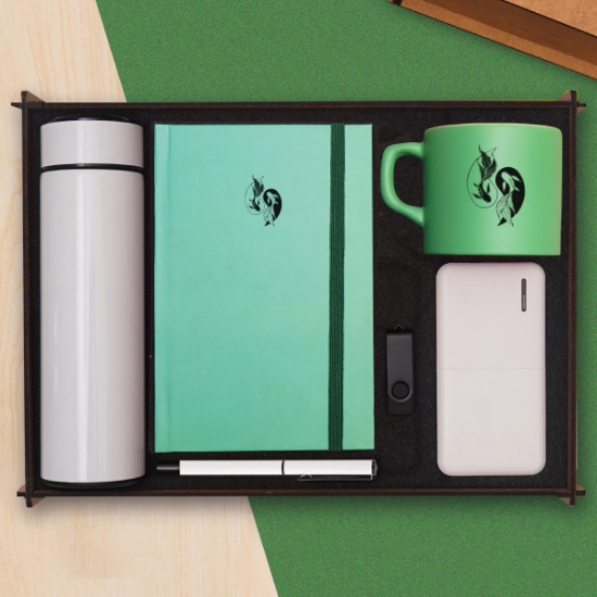 Premium Hediye Teknoloji Seti & Dereceli Termos, Powerbank, USB Bellek, Defter, Kalem, Kupa Bardak