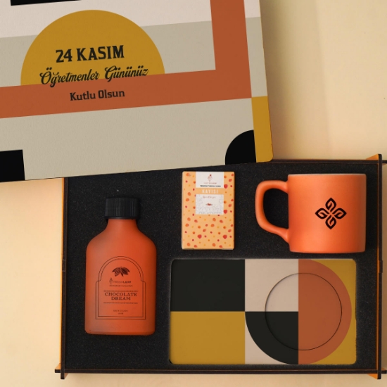 Öğretmenler Günü Ahşap Hediye Kutusu – Fincan, Kolonya, Aromalı Kahve ve Özel Sunum Seti