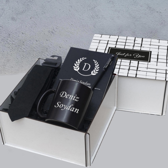 Erkek Hediye Seti&  Ahşap Kutu İçerisine Kravat, Kupa, Defter, Kalem Seti