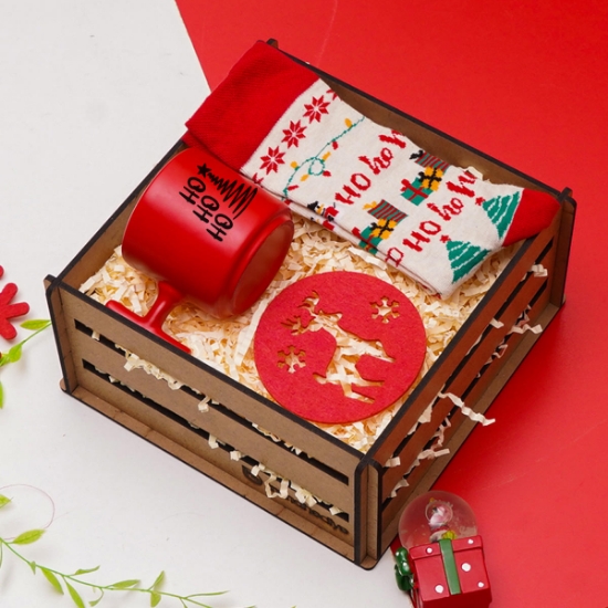 2026 Yılbaşı Yeni Yıl Hediye Seti  T- Kulplu Fincan, Çorap, Fincan Altı resmi