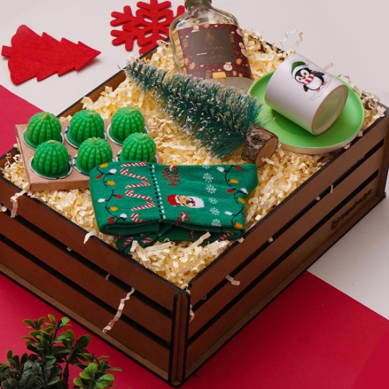 Yeni Yıl Yılbaşı Hediye Seti & Çam Ağacı, Kaktüs Mum, Çorap, Kolonya, Fincan