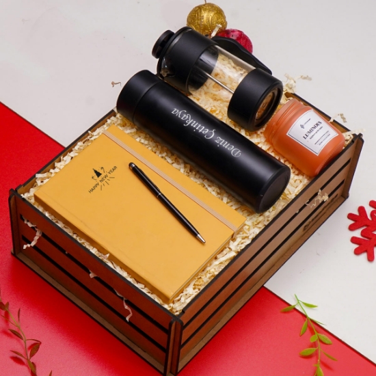 Yılbaşı Yeni Yıl Hediye Seti & İsme Özel Dereceli Dijital Termos, Defter, Kalem, Frenchpress, Mum resmi