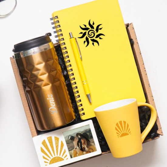 Kişiye Özel Hediye – Gold Çelik Kupa,  Bardak, Defter, Kalem ve Fotoğraf Çerçevesi resmi