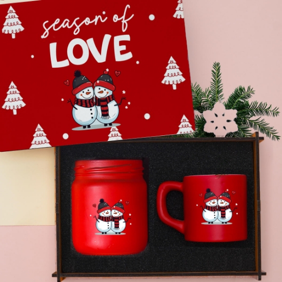 Sevgiliye Yeni Yıl Hediye Seti – Yılbaşı Tasarımlı Ahşap Kutu İçerisinde Mum ve Kahve Fincanı resmi