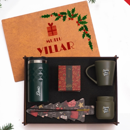 Yılbaşı Ahşap Kutu Hediye Seti – Termos, Kupa, Mum, Kahve, Tütsü resmi