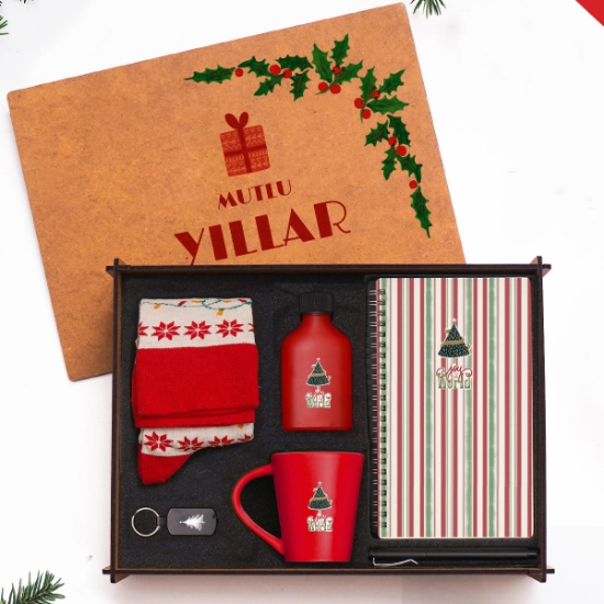 Yılbaşı Premium Hediye Kutusu – Ahşap Kutu + Kupa + Defter + Kolonya