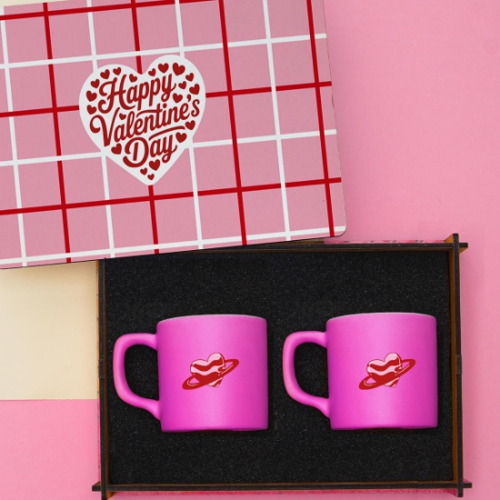 Sevgililer Günü Sevgiliye Hediye | Kalpli Ahşap Kutulu 2’li Pembe Seramik Kahve Fincanı