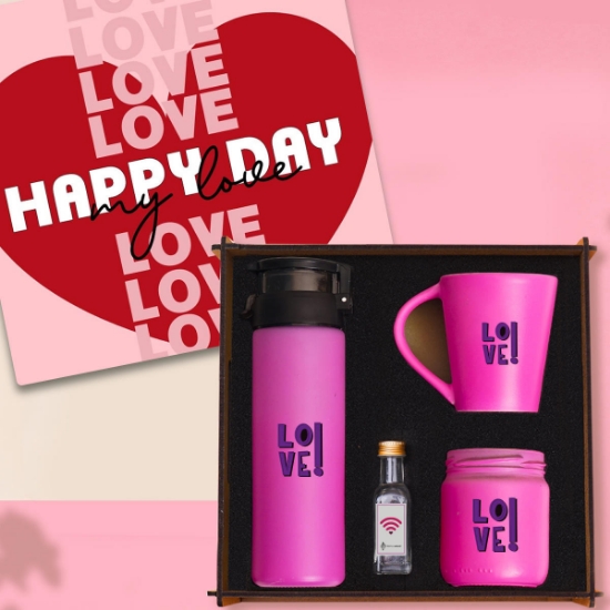 Sevgiiler Günü Hediyesi| Dekoratif Ahşap Kutu İçerisinde Cam Suluk, Seramik Kupa, Kolonya ve Kokulu Mum