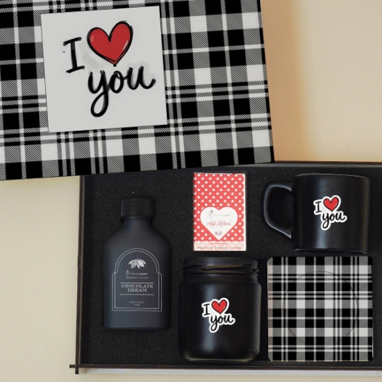 Sevgiliye Hediye Seti | I Love You Temalı Ahşap Kutu İçinde Kahve Fincanı, Mum, Kolonya ve Türk Kahvesi