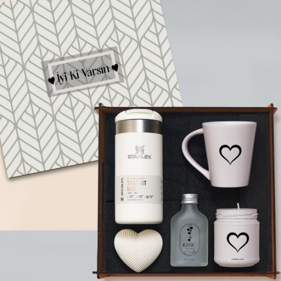 Stanley Termos, Kupa,  Biblo, Kolonya, Mum, İyi Ki Sen sevgilim  Kalpli Tasarımlı Ahşap Kutu