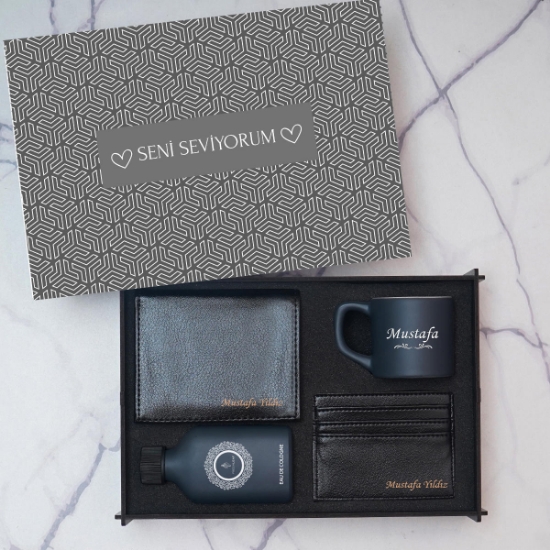 "Seni Seviyorum" Ahşap Kutuda Kişiye Özel Erkek Cüzdan, Kartlık ve Kahve Fincanı Hediye Seti