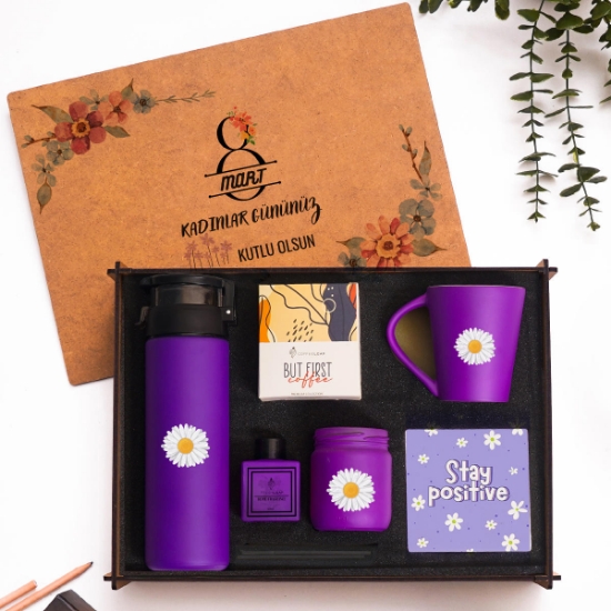 Kadınlar Günü Premium Hediye Seti – Kahve, Kupa, Oda Kokusu ve Ahşap Kutulu- MOR