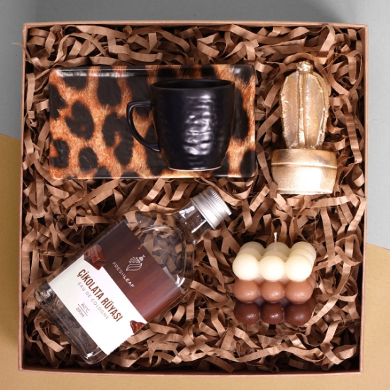 Türk Kahvesi Fincanı ve Kolonyalı Hediye Kutusu